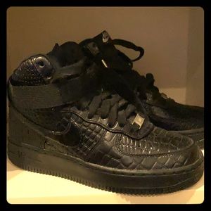 Air Force one with crock style size 6 women